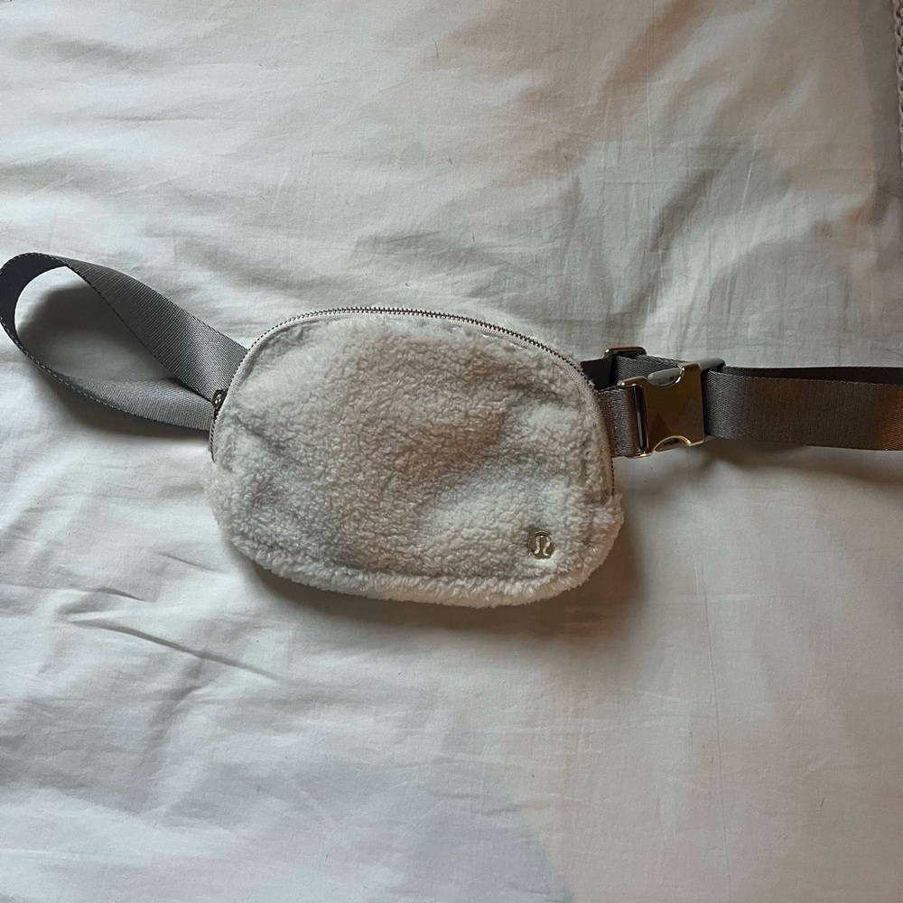 Lululemon fleece belt bag